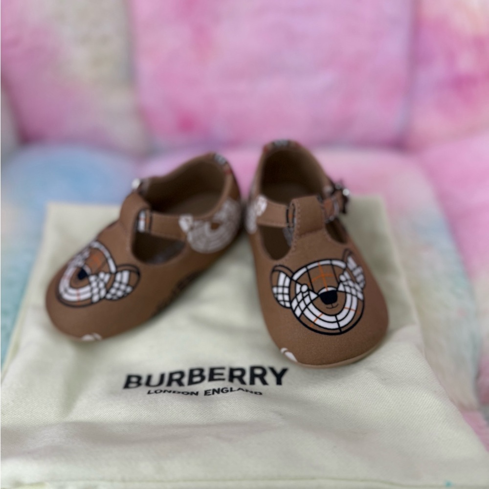 Burberry Tan Baby Shoes with Bear Design